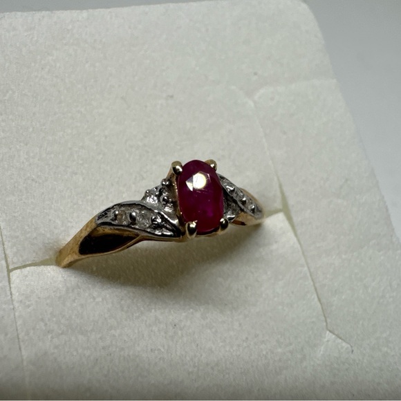 10k Yellow White Two Tone Gold Ruby with Accent diamonds Cocktail Ring sz 7.25